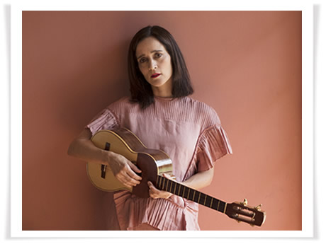 Julieta Venegas presentará “En acústico” en España en mayo